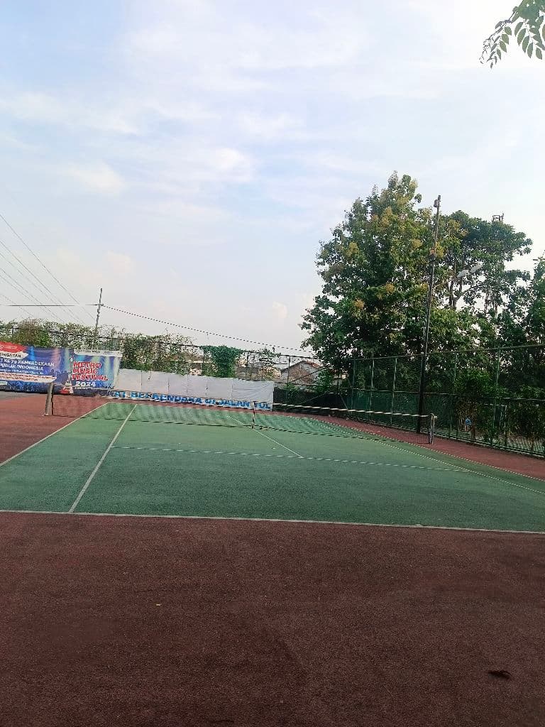 Timur Tenis Spot media 3