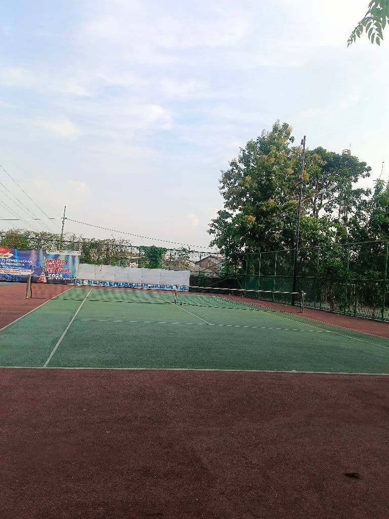 Timur Tenis Spot media 4