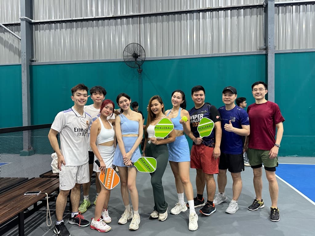 🐝 BBEE.U Club KL 🐝 media 2