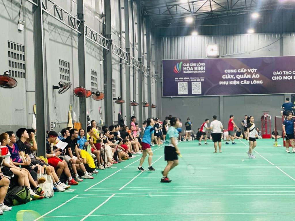 Hòa Bình Badminton - 316 Hòa Bình, Tân Phú media 2