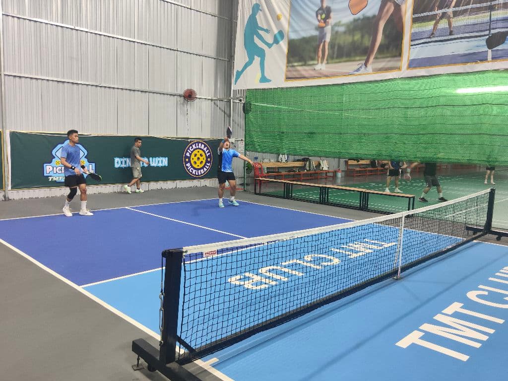 Hội pickleball sân Klassic media 2