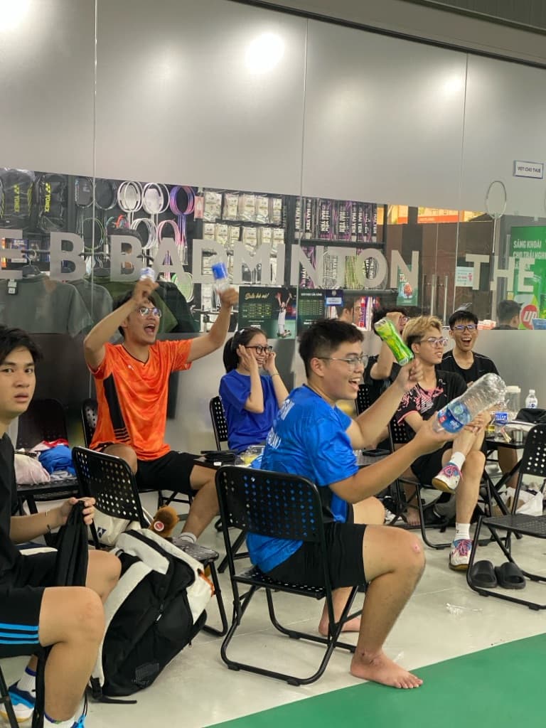 TietNhu Badminton team media 1