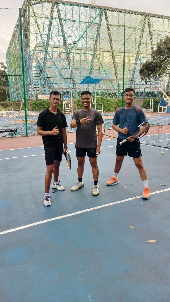 TWIST TENNIS CLUB  media 2
