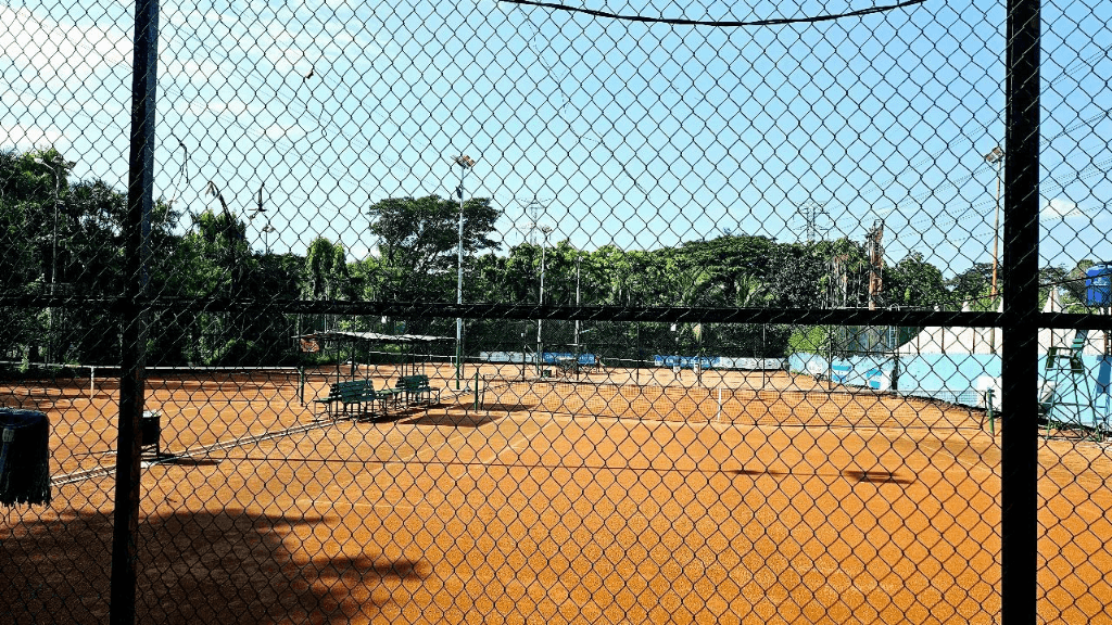 Tennis dadakan!!! media 1