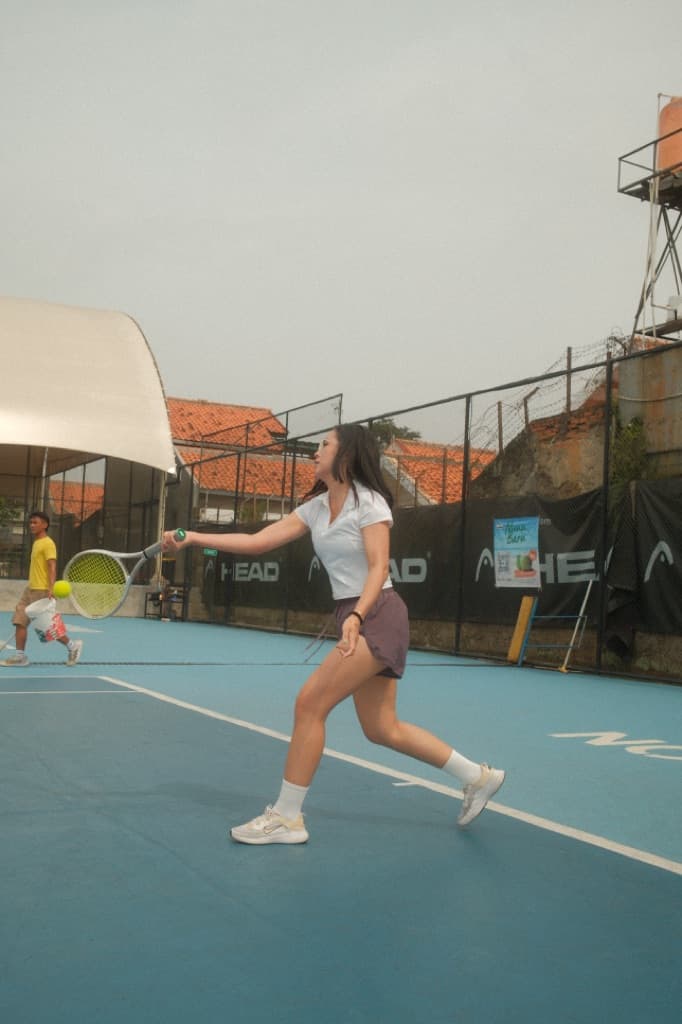 Biru Tennis media 6