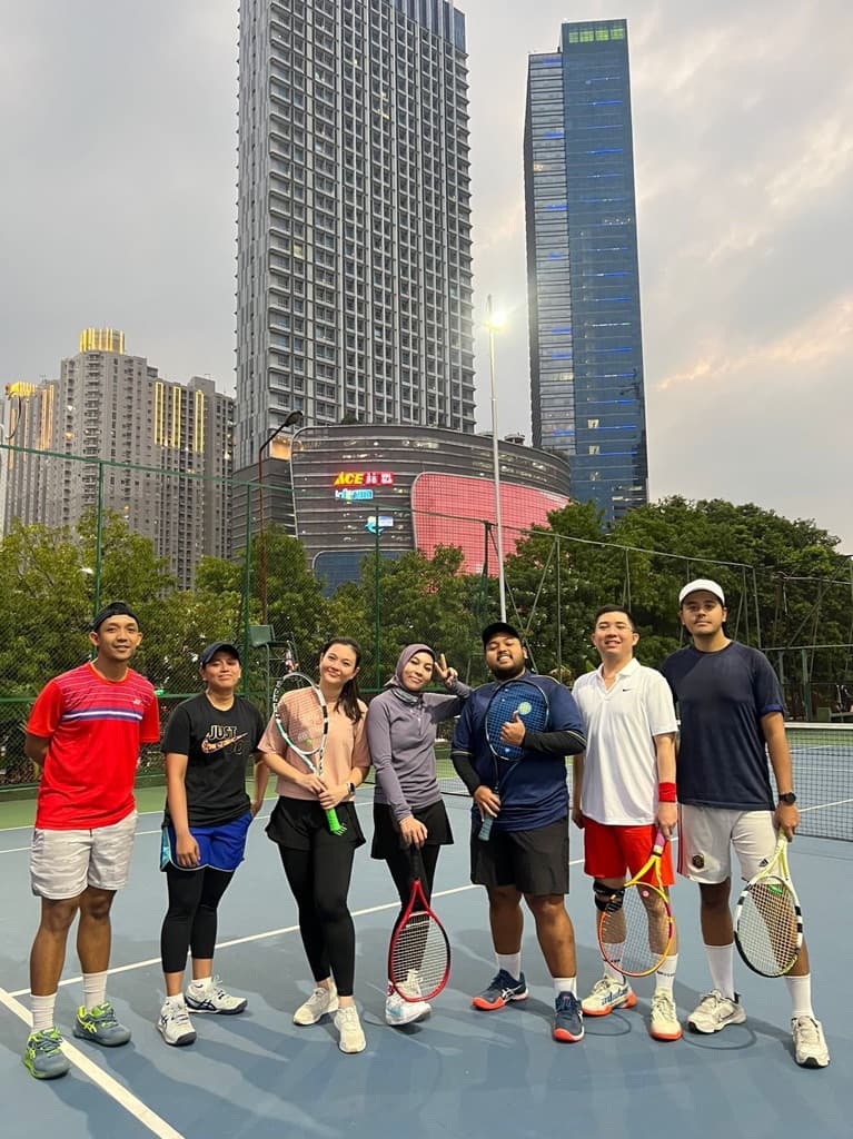 Tennis Bos JKT media 6