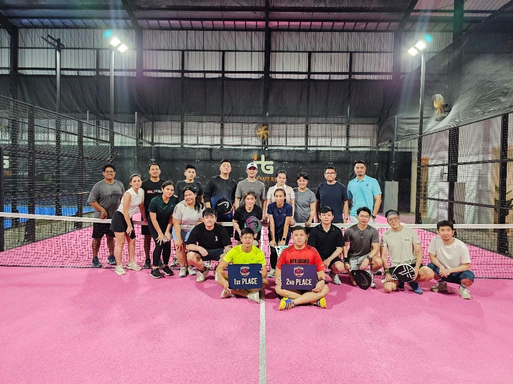 Neighborhood Padel & Social media 1
