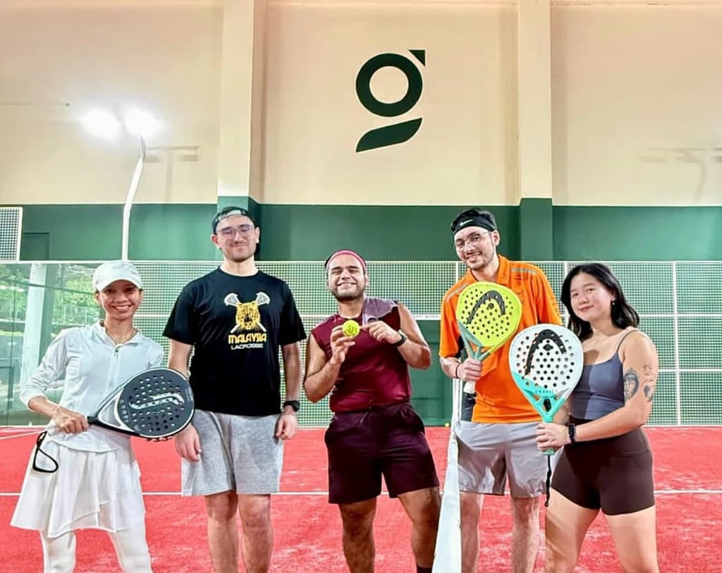 Padel Syok Sendiri media 1