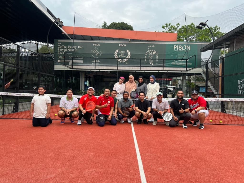 EL Matador Racquet Crew media 6