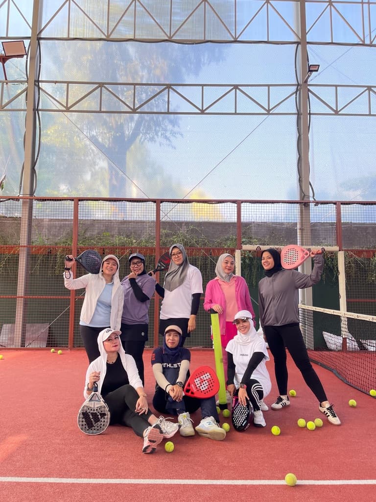 Elite Moms Padel Club  media 4