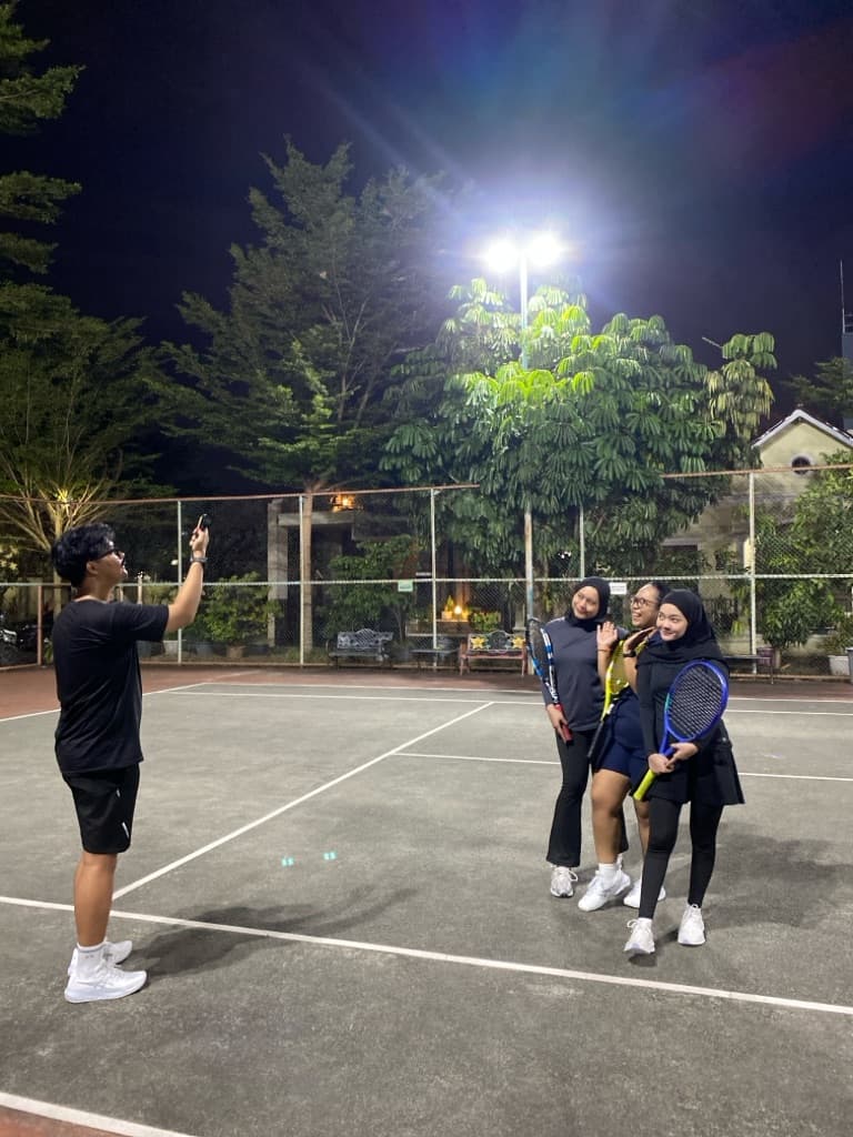 Tenis Satu Garis media 3