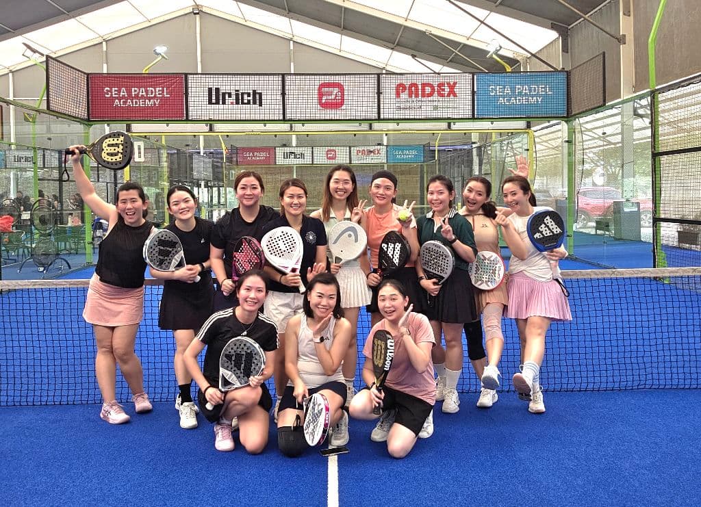 Jugadoras de padel  media 3