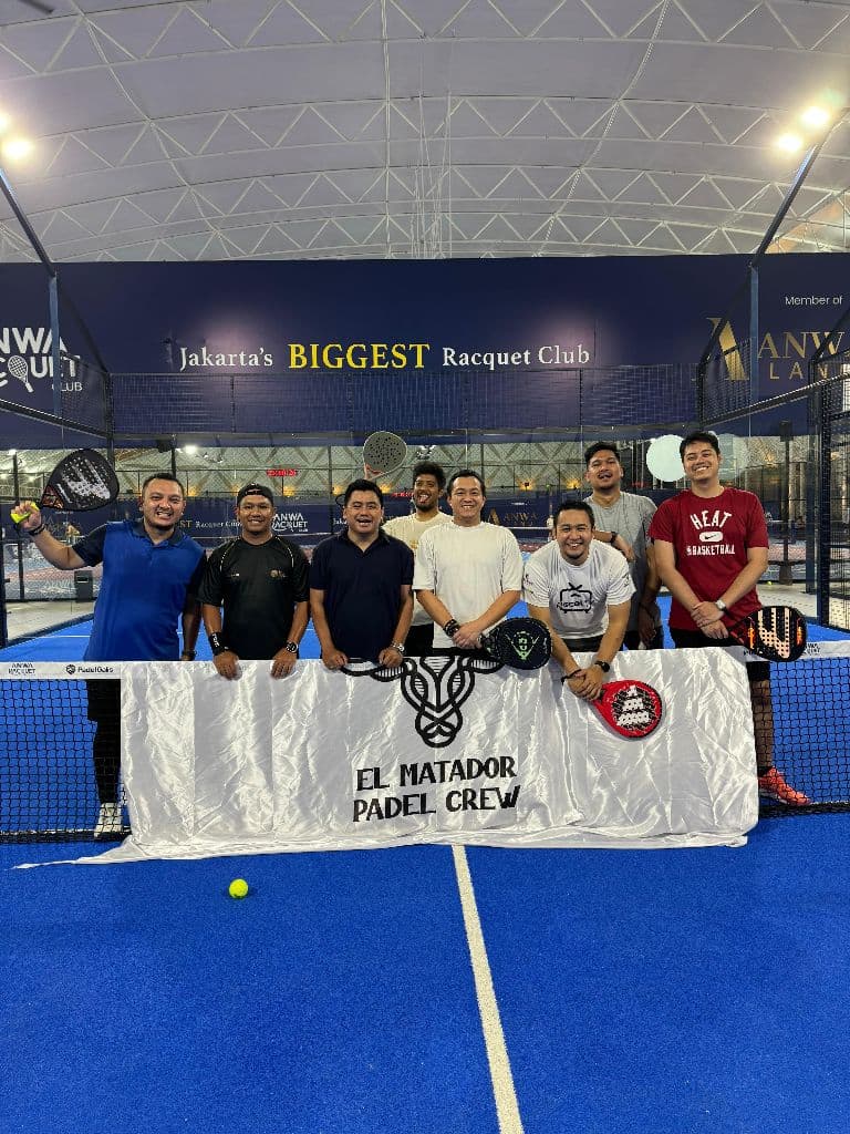 EL Matador Racquet Crew media 2