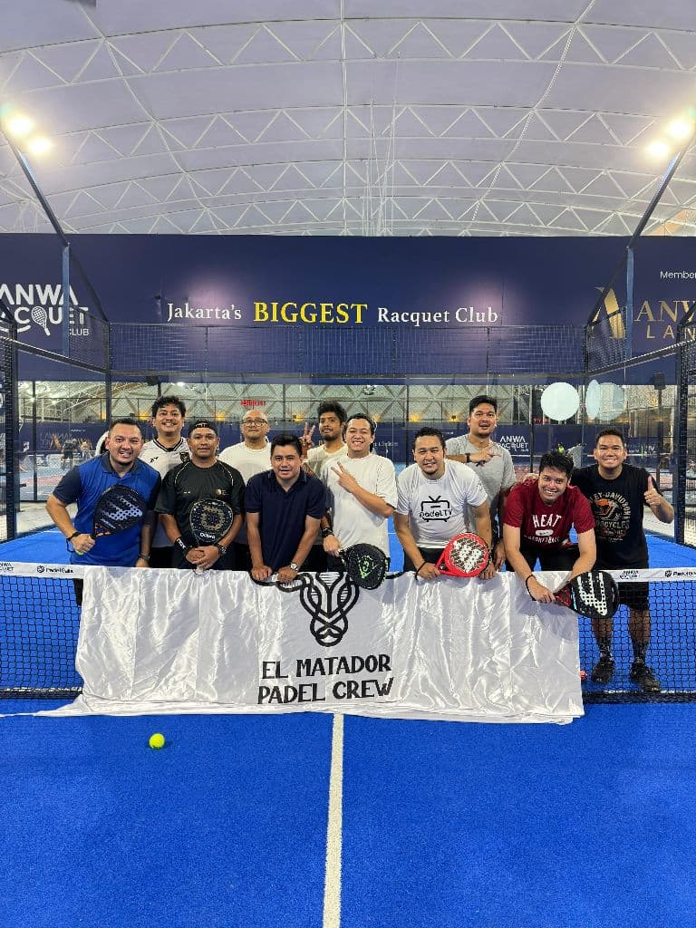 EL Matador Racquet Crew media 1