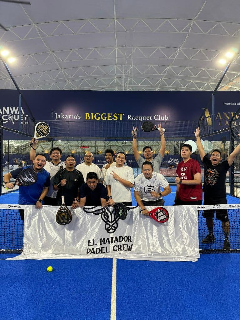 EL Matador Racquet Crew media 4