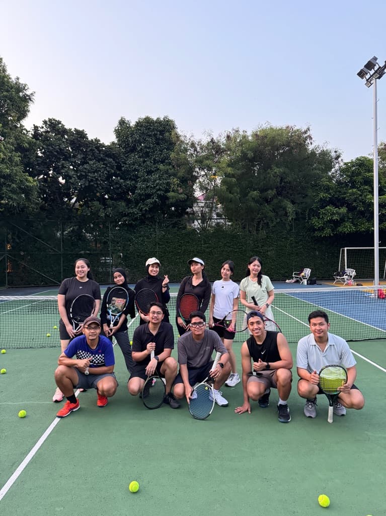 Busy Tennis media 1
