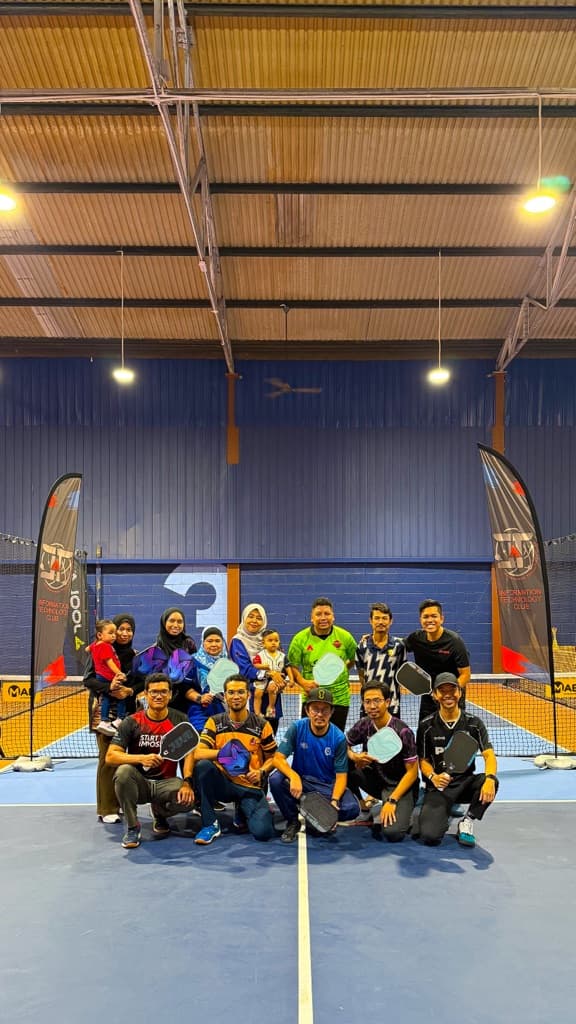 LOB SANTAI media 1