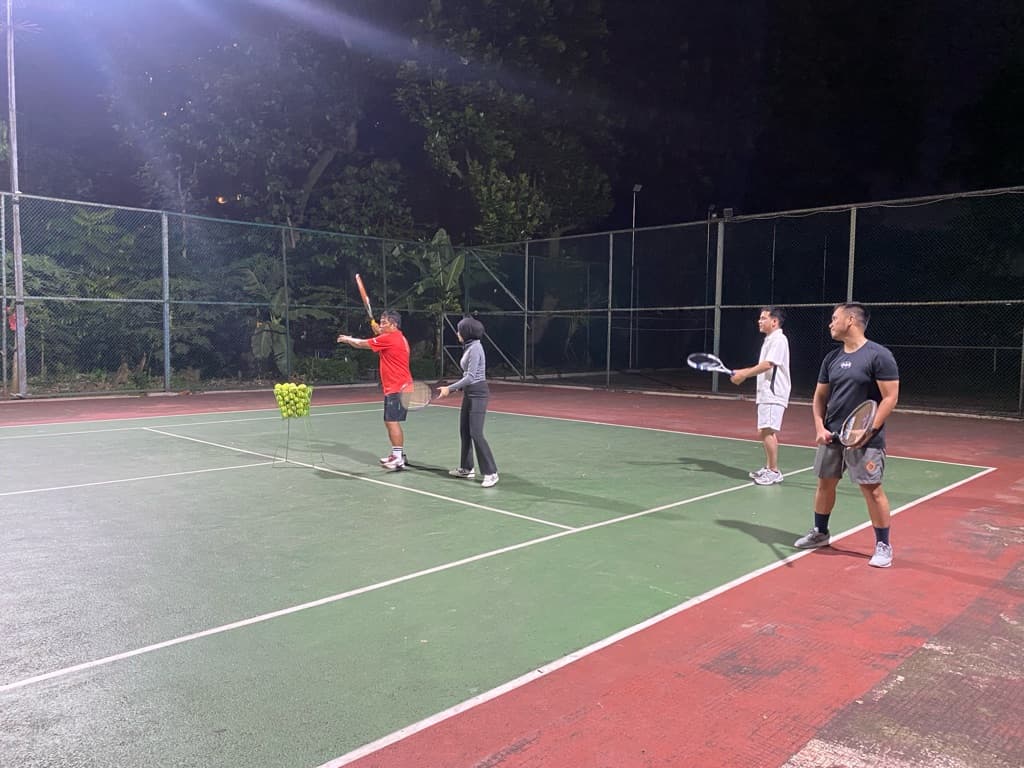 Olympus Tennis Club media 2