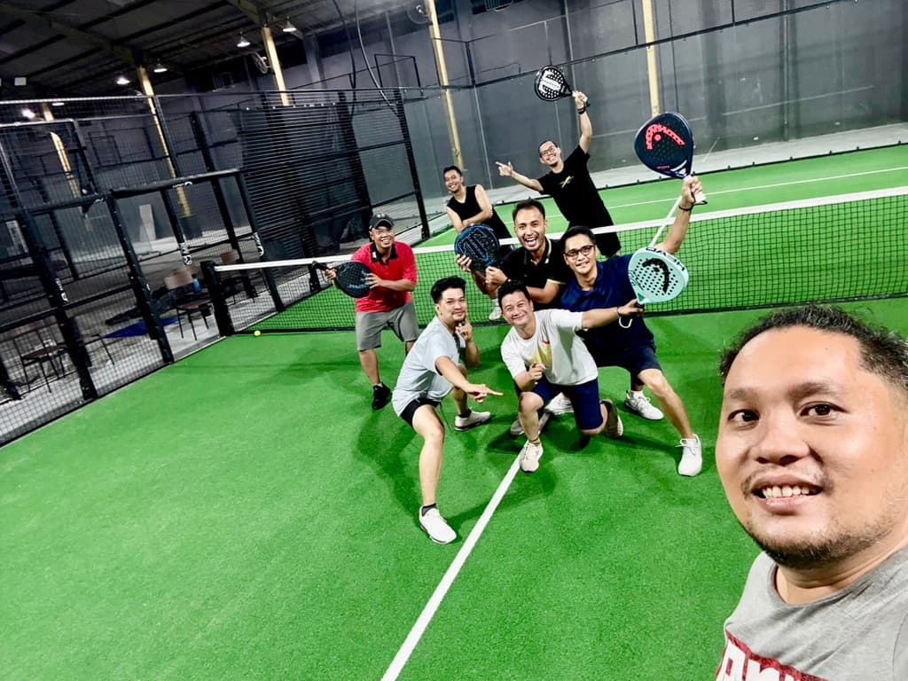 Hommes Courageux padel club media 5