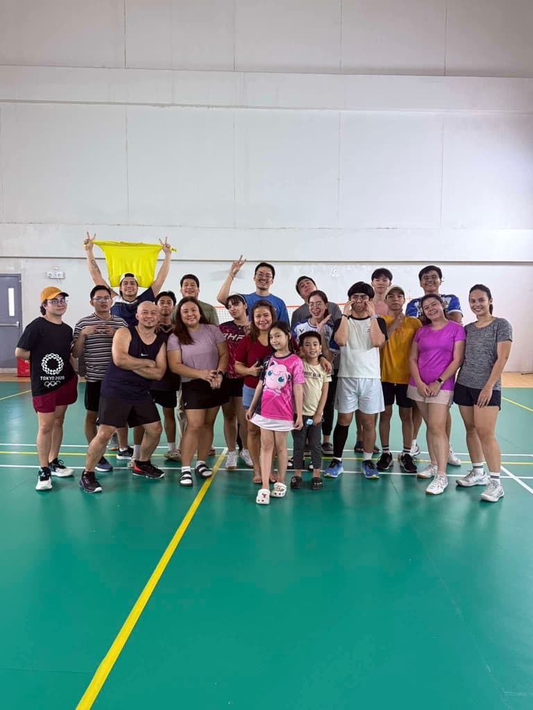 4 joints Badminton  media 1