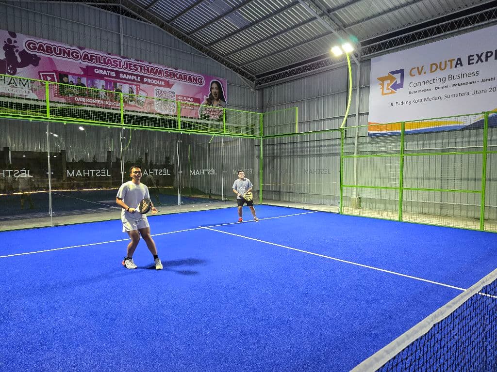 Low-Fi Padel Crew media 1