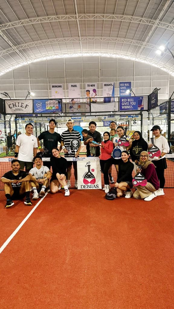 DEBRAS PADEL HIVE media 2