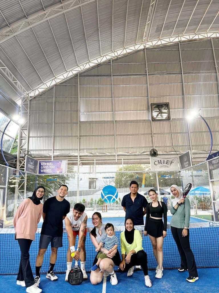 DEBRAS PADEL HIVE media 3
