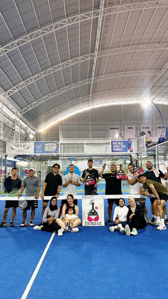 DEBRAS PADEL HIVE media 1