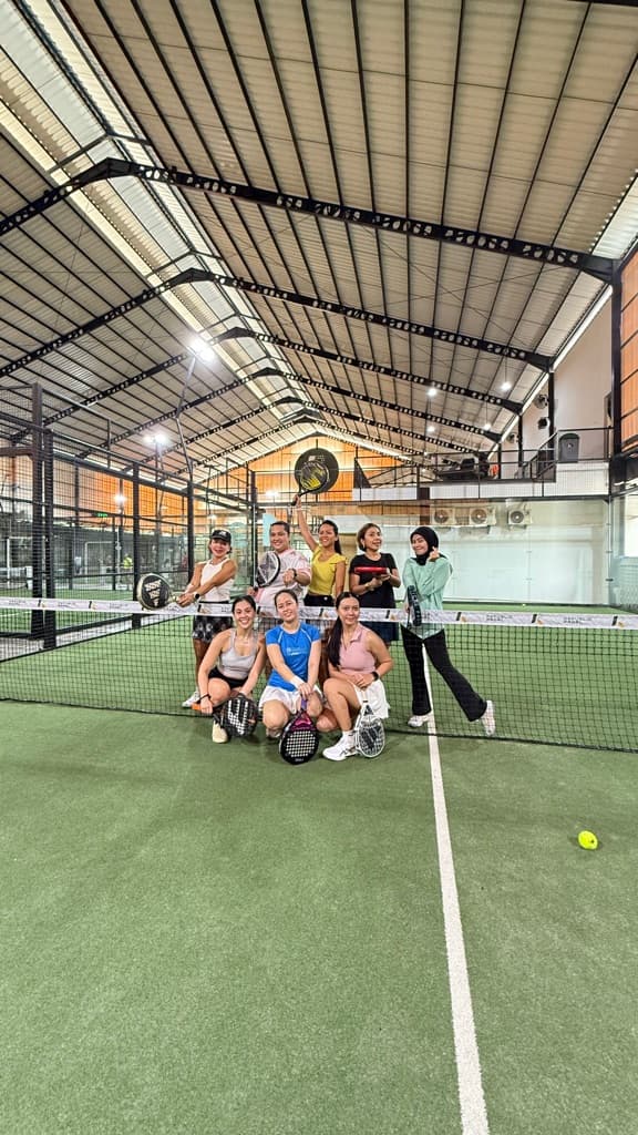 Serve & Swirl Padel Club media 3