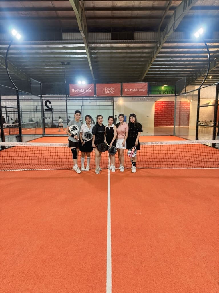 Her Padelholic Club media 1