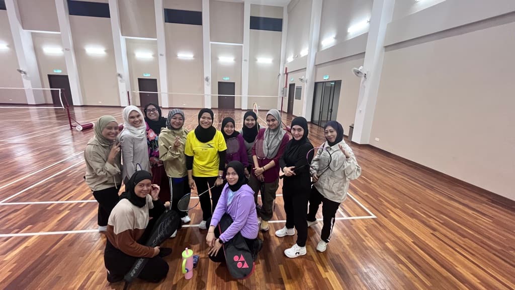 Safiro Ladies media 2