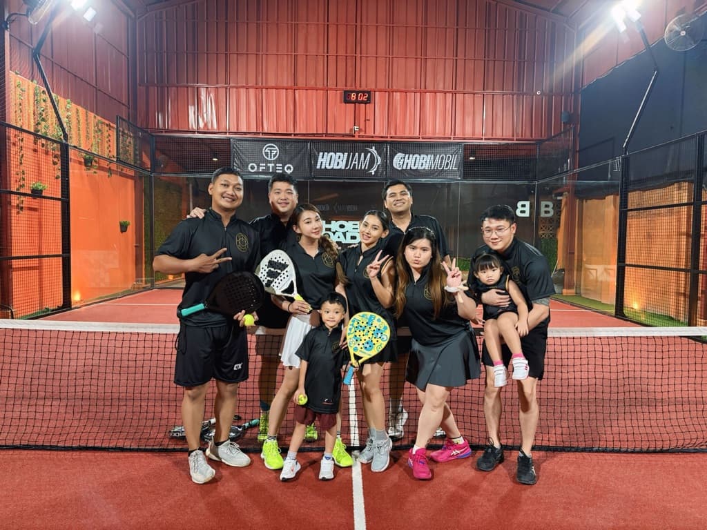 TIPSY SMASHERS PADEL media 1