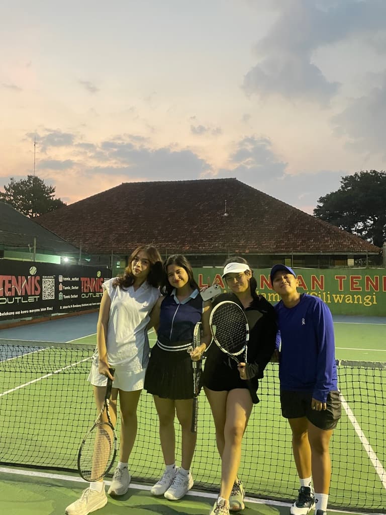 Tennis Bos JKT media 4