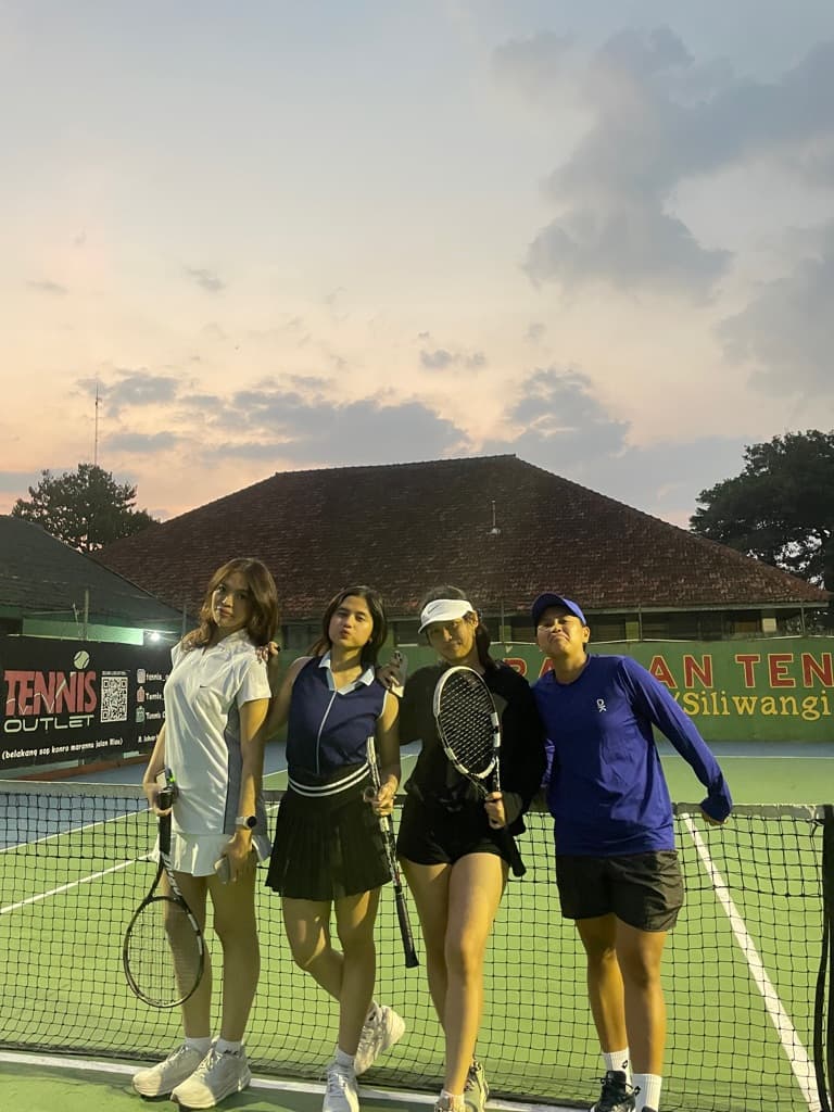 Tennis Bos JKT media 1
