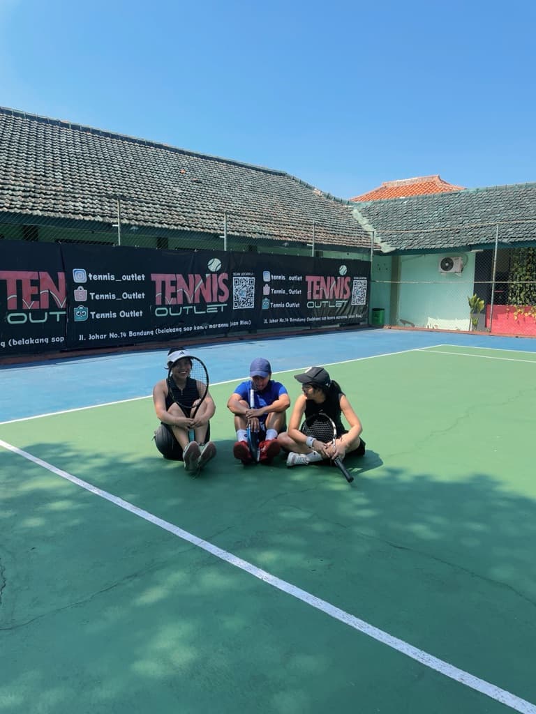 Tennis Bos JKT media 2