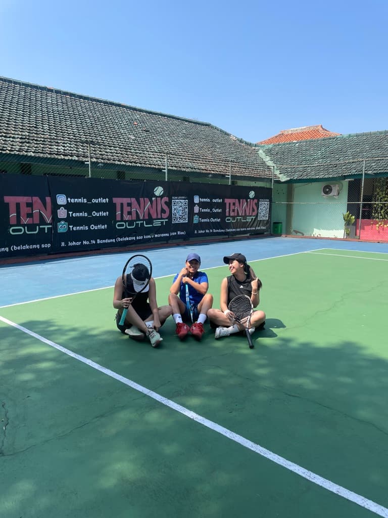 Tennis Bos JKT media 3