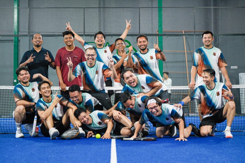 Hommes Courageux Padel Club media 6
