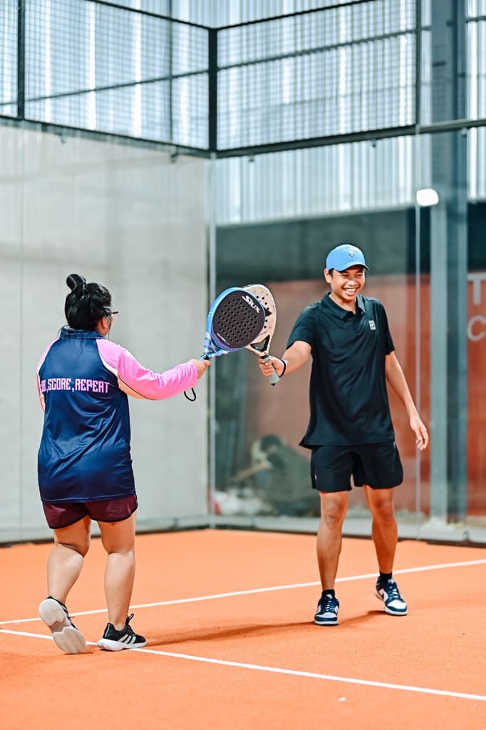 LAZY LOB PADEL media 1