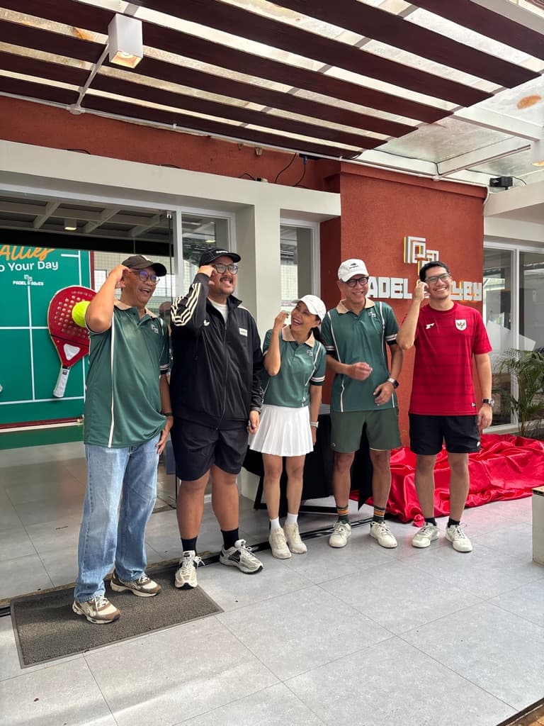 ServeOnMonday Padel Club media 3