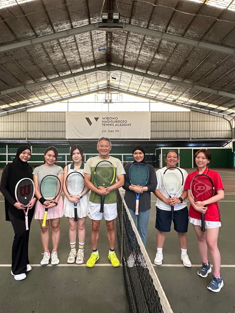 Om Bowo’s Tennis Family media 2