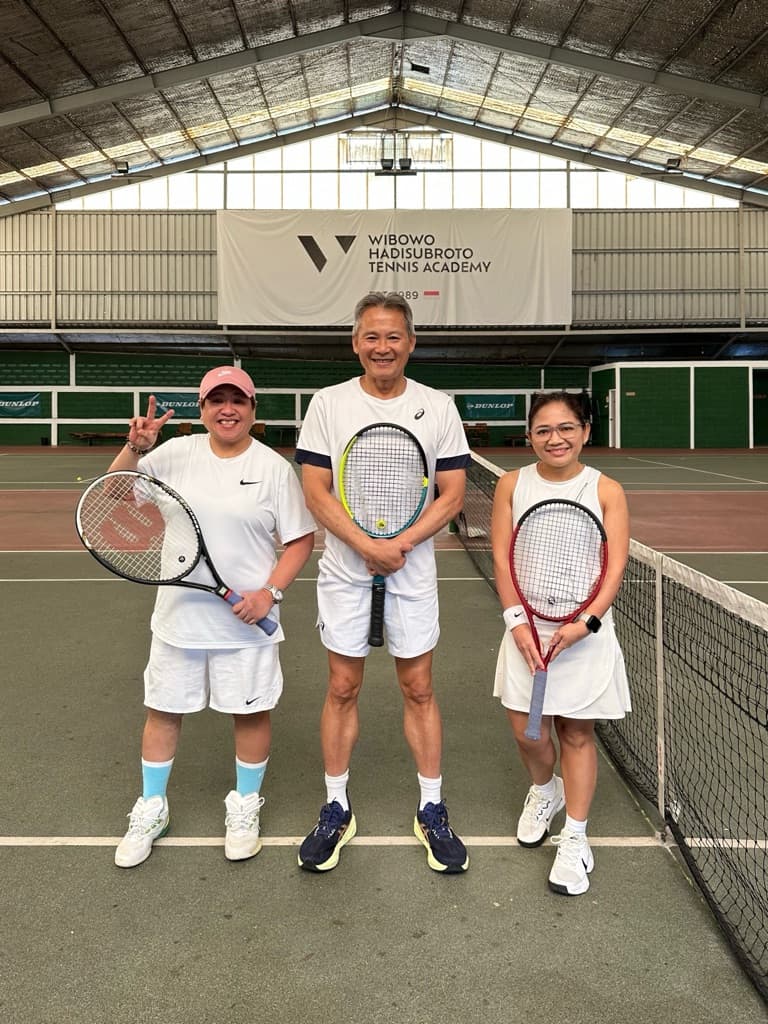 Om Bowo’s Tennis Family media 3
