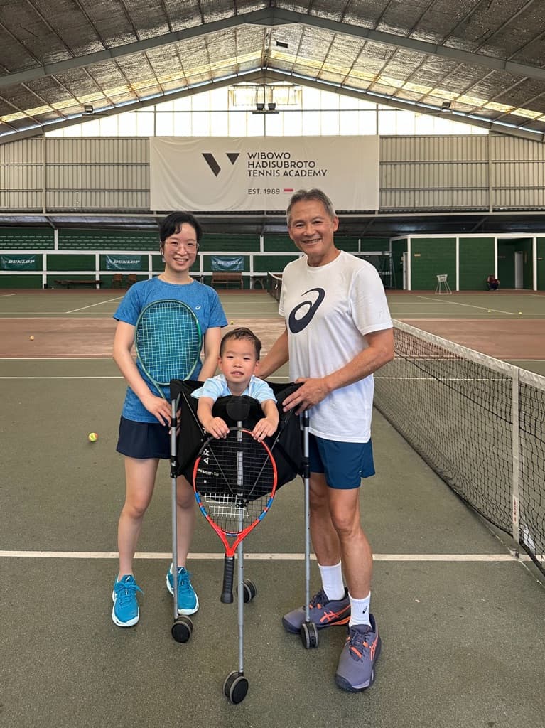 Om Bowo’s Tennis Family media 1