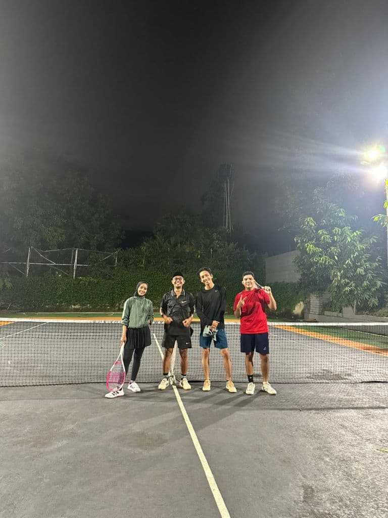 KOMUNNIS [Kelompok Muda Mudi Tennis] media 2