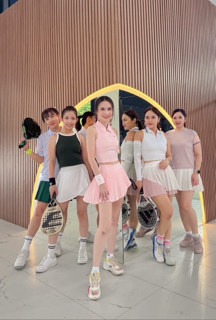 Shy Shy Cat - Club media 1
