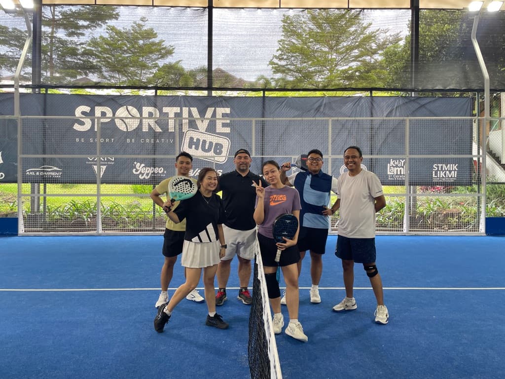 Setra Racquet Club media 3