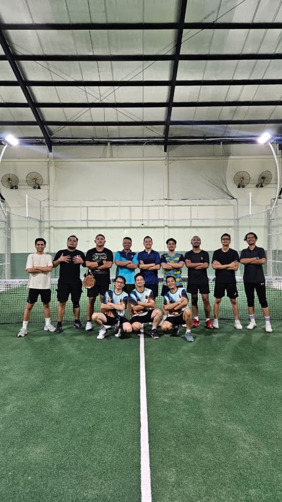 Hommes Courageux Padel Club media 1