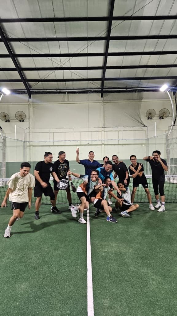 Hommes Courageux Padel Club media 3