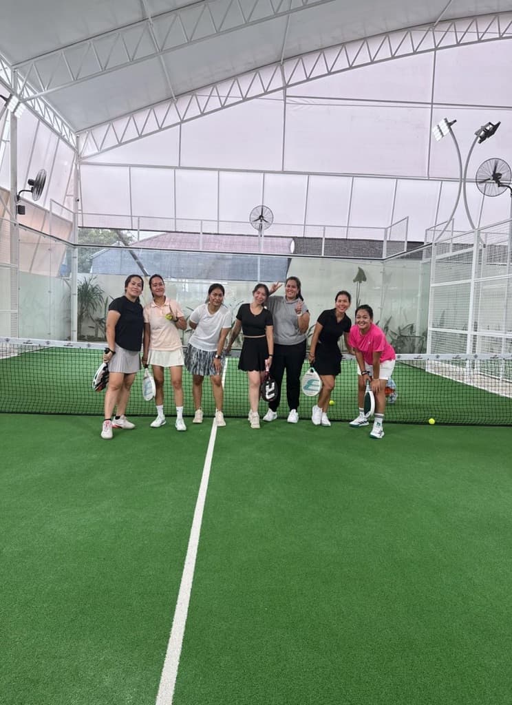 MANiS RACKET CLUB media 1