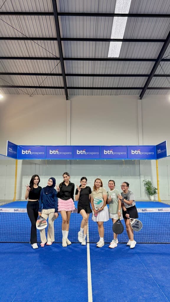 BLOOM PADEL GIRLS media 2