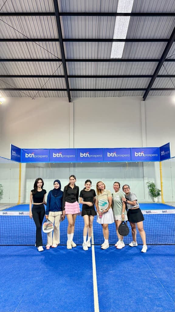 BLOOM PADEL GIRLS media 1